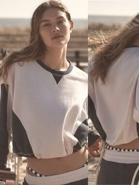 Anthropolgie Sundry Colorblock Blue & Creme Crewneck Pullover Sweatshirt